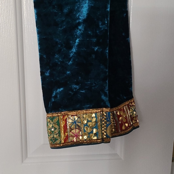 Embroidered Velvet Vest + Leggings set - Picture 5 of 5